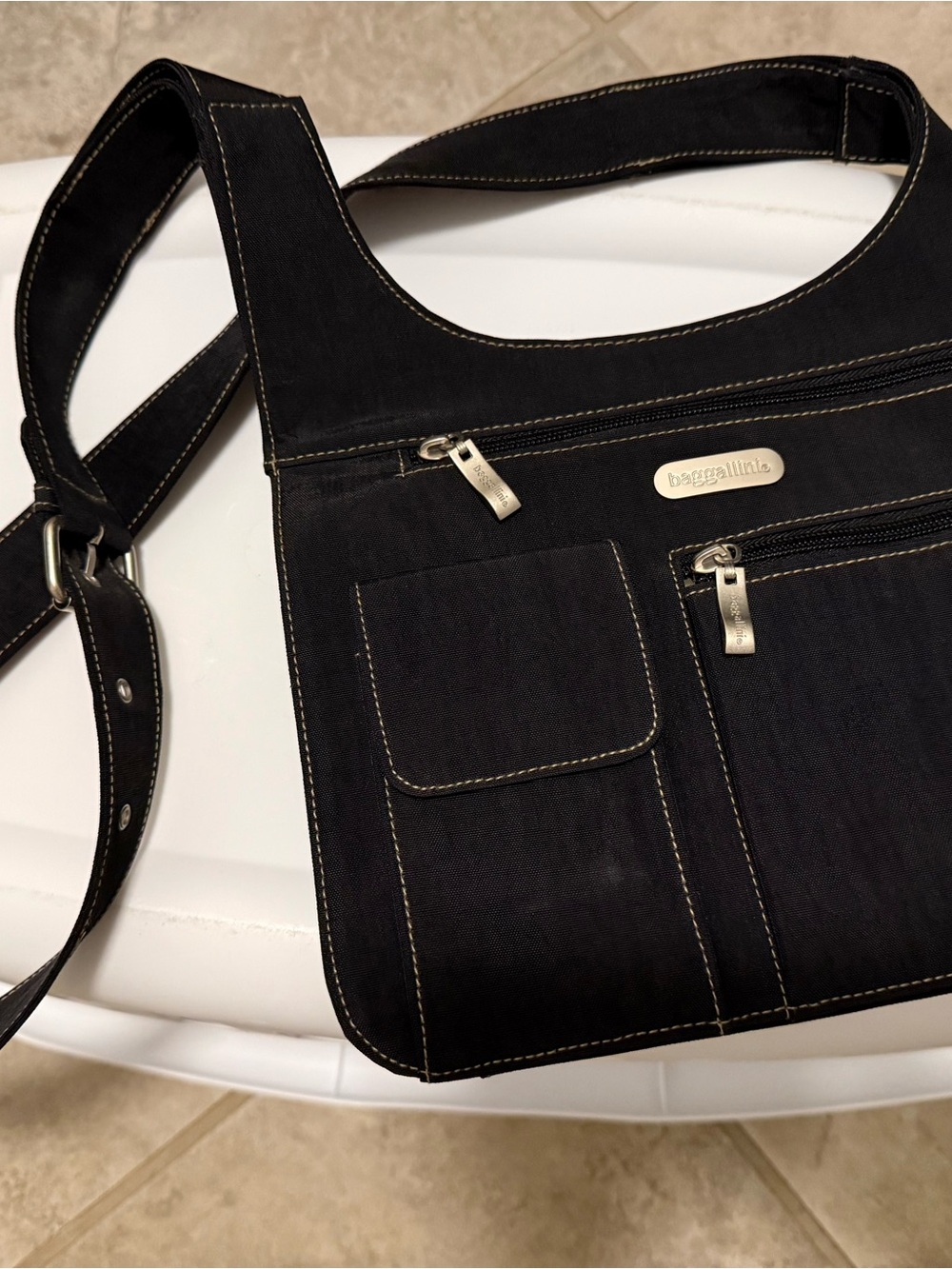 Baggallini Black Crossbody bag